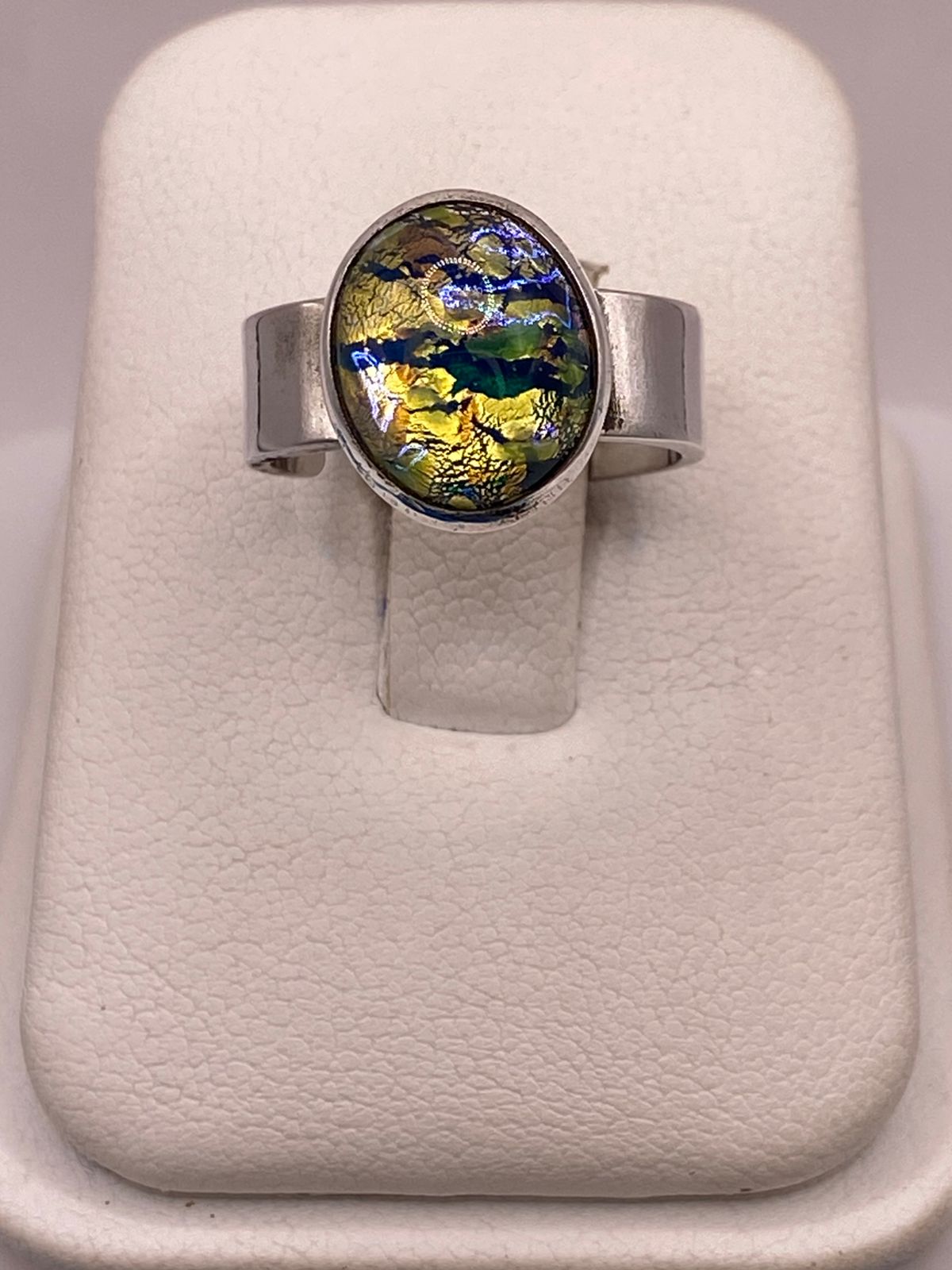 ANILLO ARTESANAL DE PLATA LEY 925 CON RESINA ARTÍSTICA MULTICOLOR