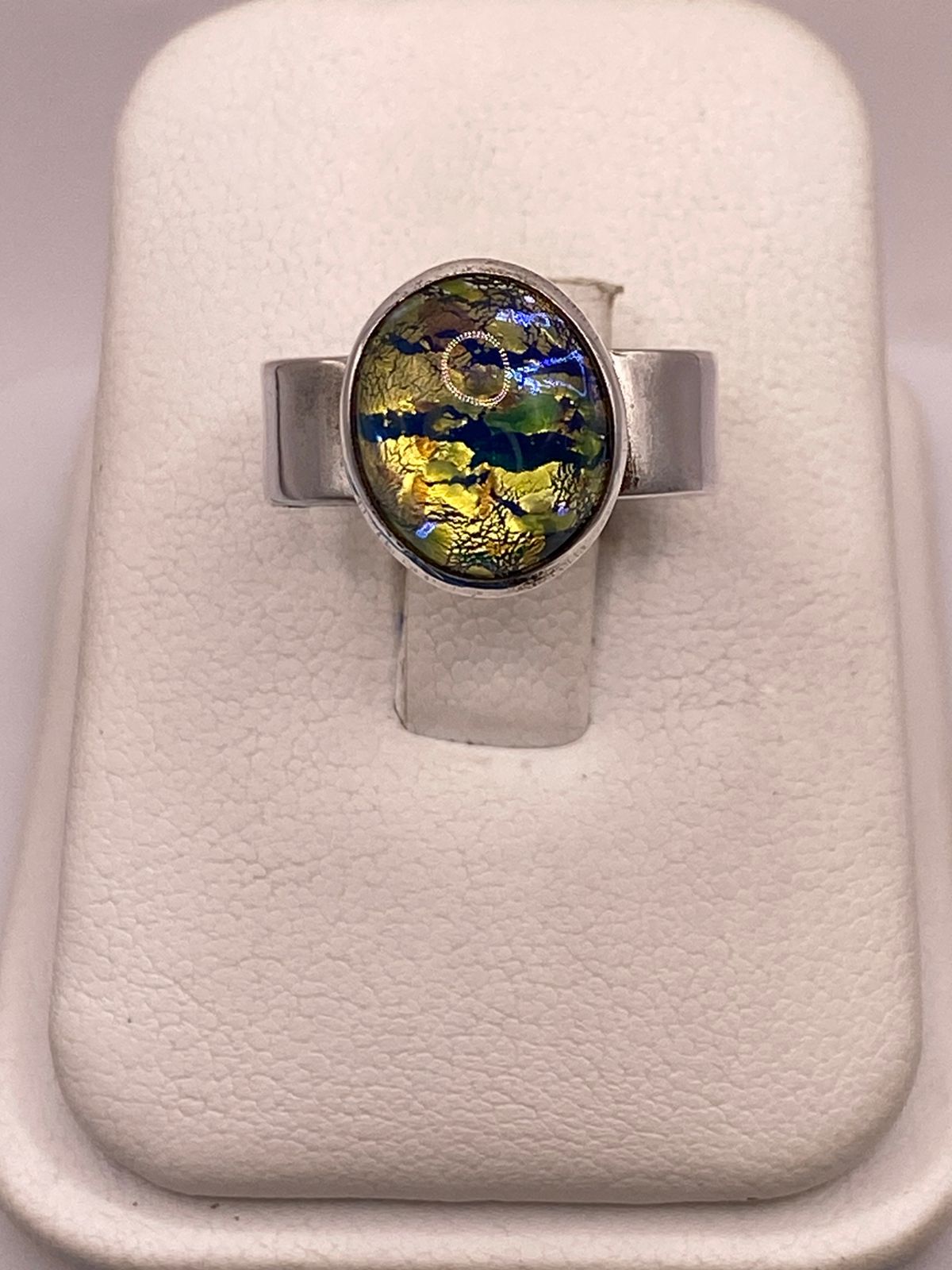 ANILLO ARTESANAL DE PLATA LEY 925 CON RESINA ARTÍSTICA MULTICOLOR