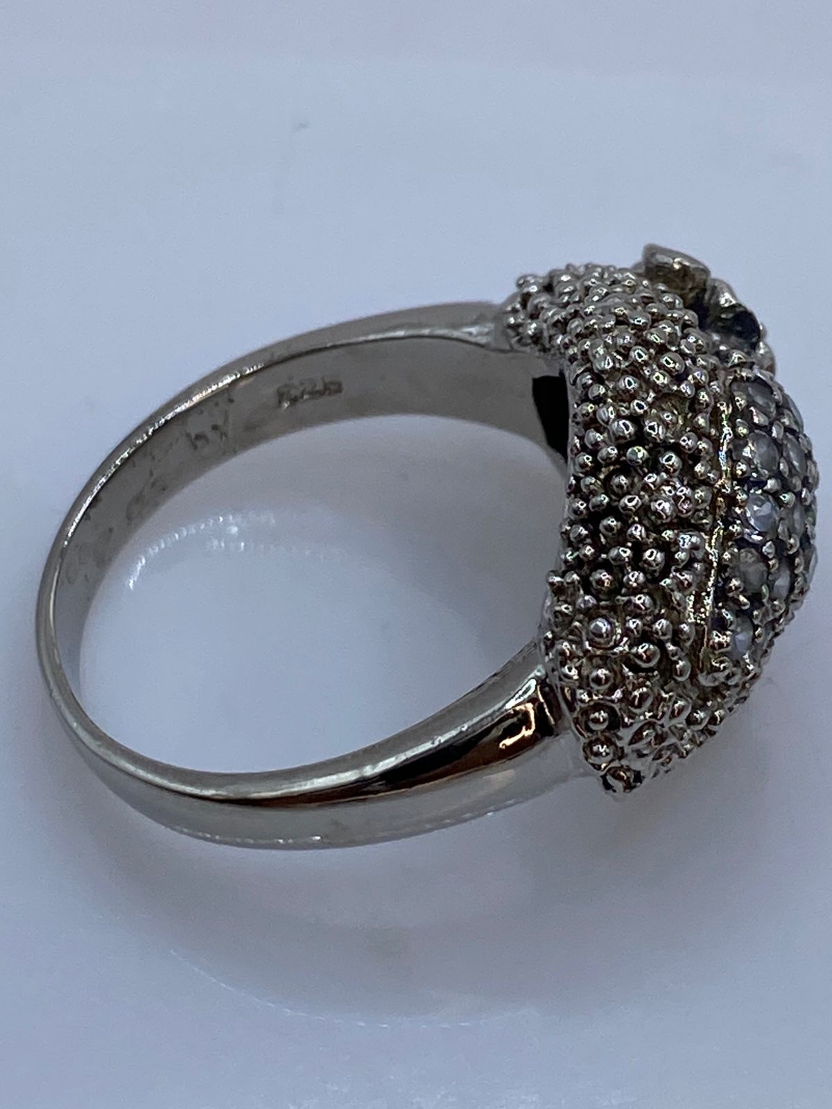 Anillo Artesanal Vintage con Cristales Brillantes en Plata 925