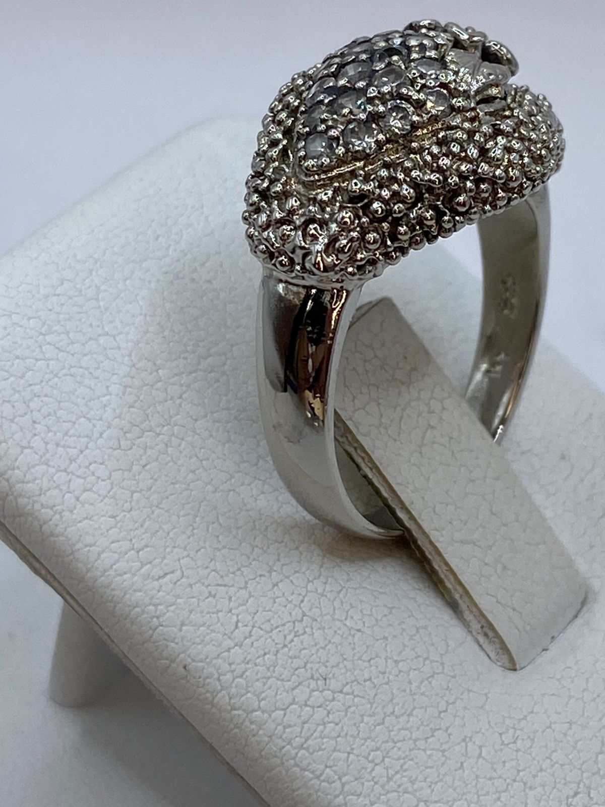 Anillo Artesanal Vintage con Cristales Brillantes en Plata 925
