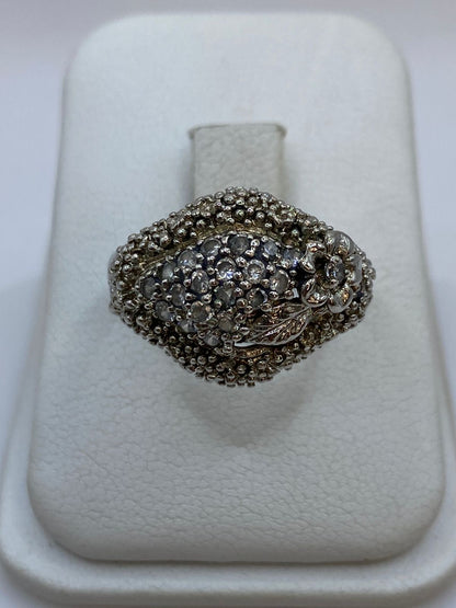 Anillo Artesanal Vintage con Cristales Brillantes en Plata 925, vista frontal