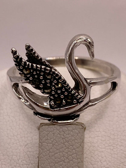 Anillo Cisne Vintage con Marquesitas en Plata Ley 925, sello de autenticidad Plata Ley .925
