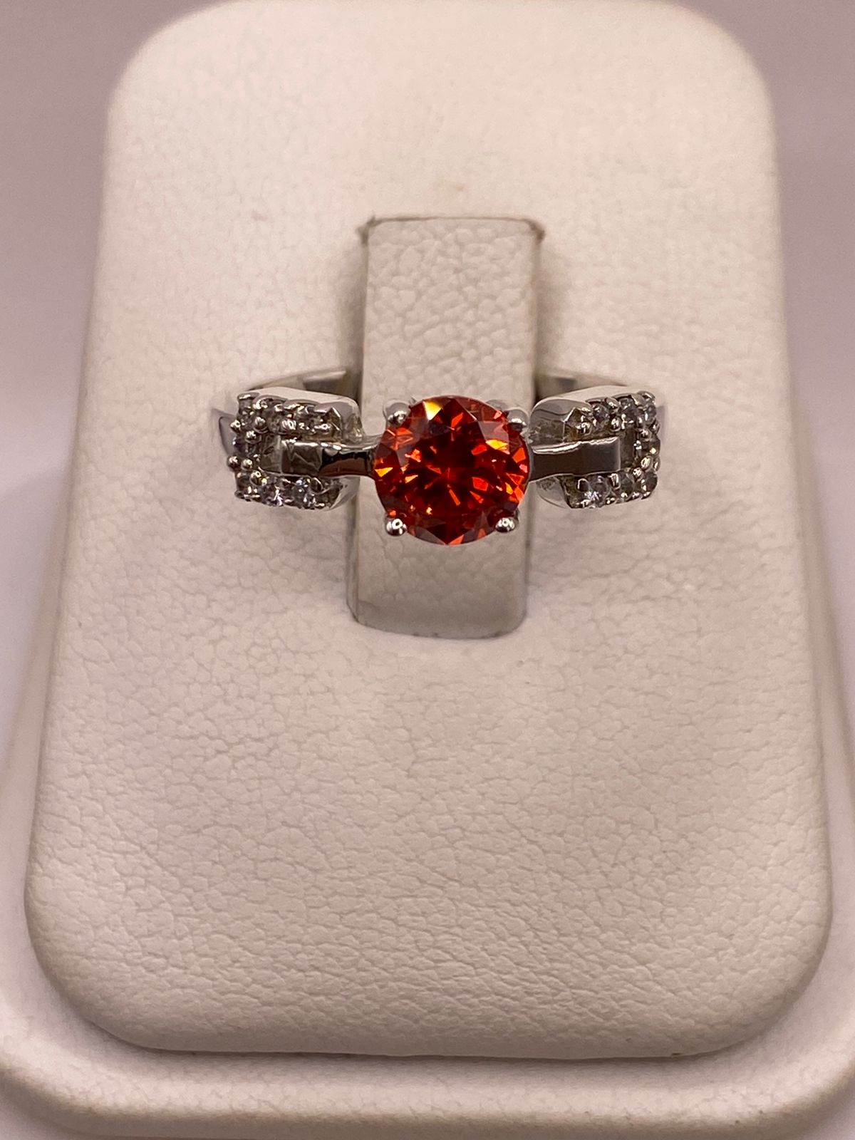 Anillo Clásico con Zirconia Naranja en Plata Ley 925
