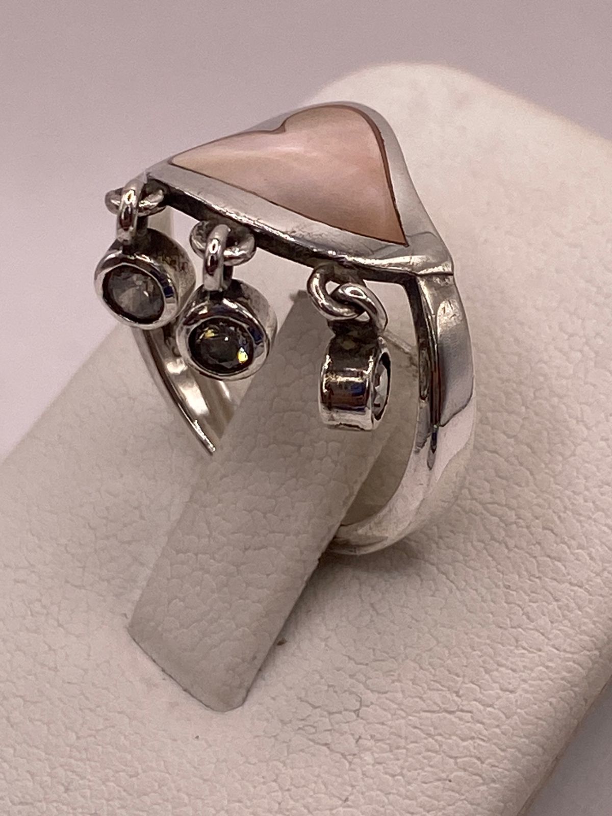 ANILLO CORAZÓN ARTESANAL DE PLATA LEY 925 CON NÁCAR NATURAL