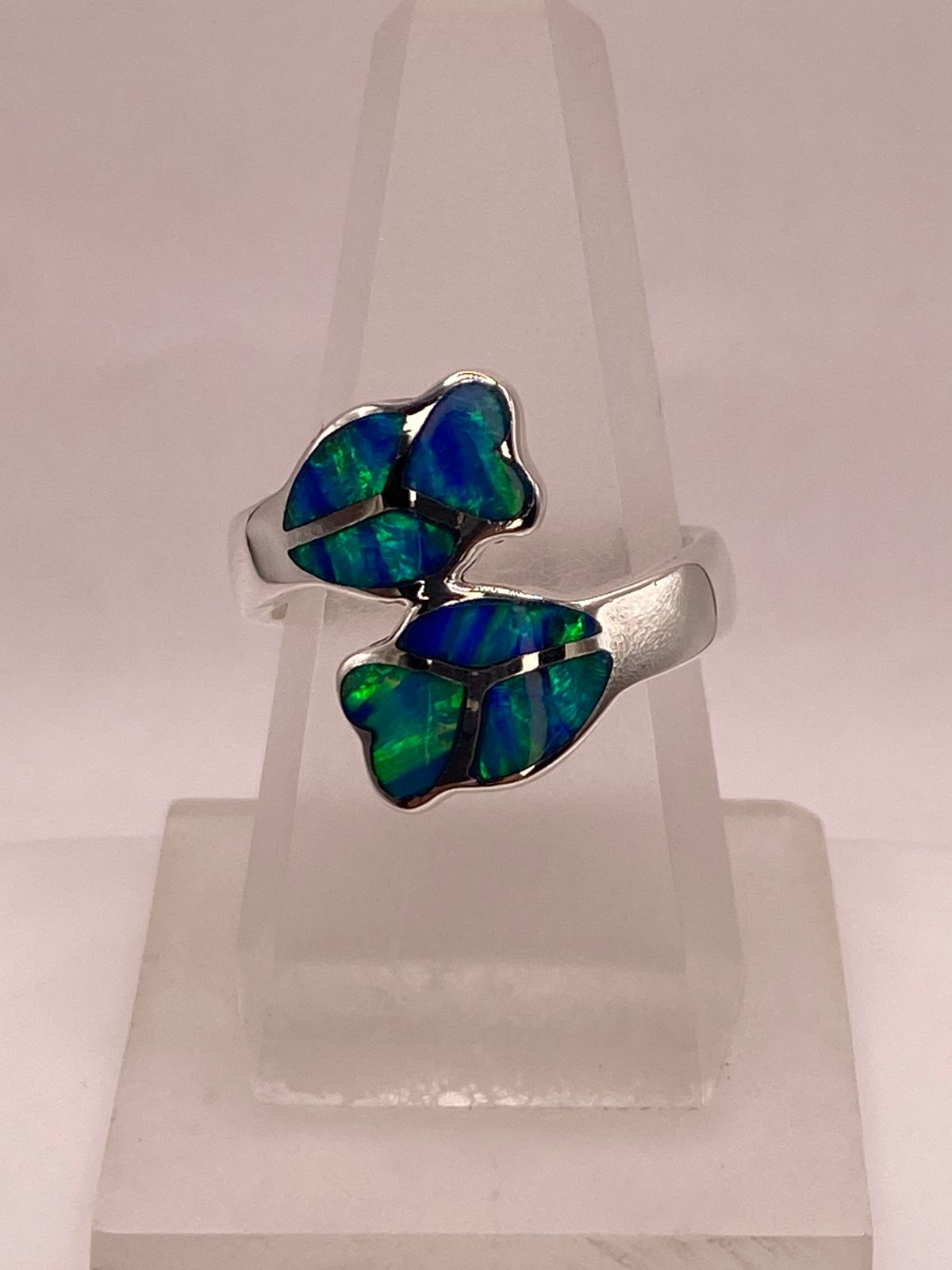 💍 ANILLO CORAZÓN CON ÓPALO DE FUEGO EN PLATA LEY .950