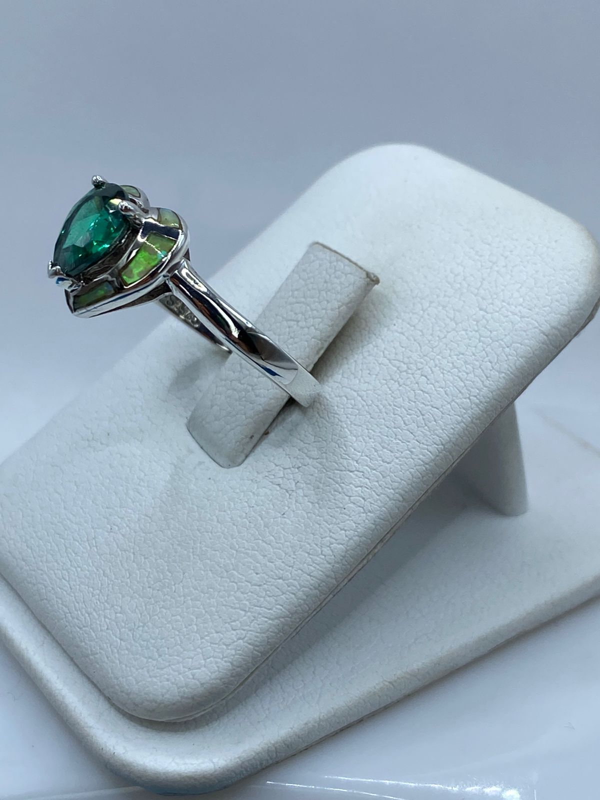 ANILLO CORAZÓN DE PLATA .925 CON ÓPALO DE FUEGO Y ZIRCONIA