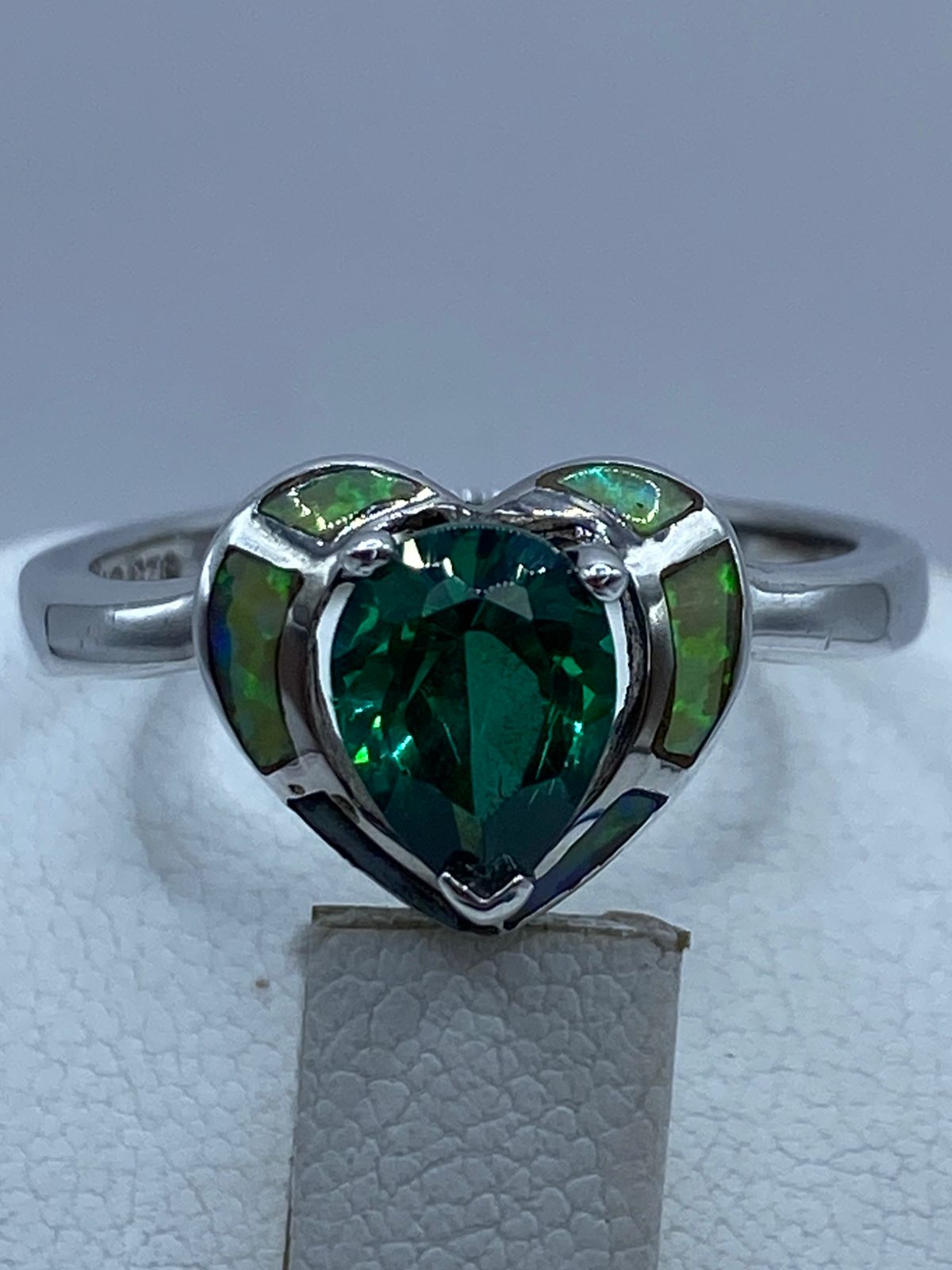 ANILLO CORAZÓN DE PLATA .925 CON ÓPALO DE FUEGO Y ZIRCONIA