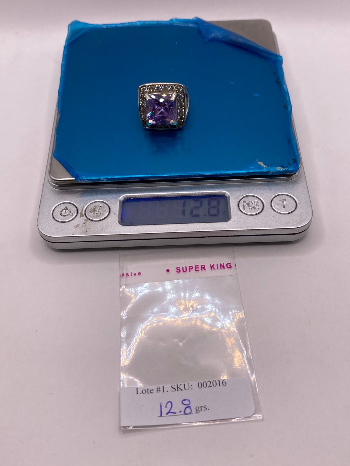 Anillo Cuadrado Violeta con Halo de Brillo Intenso Plata Ley 925