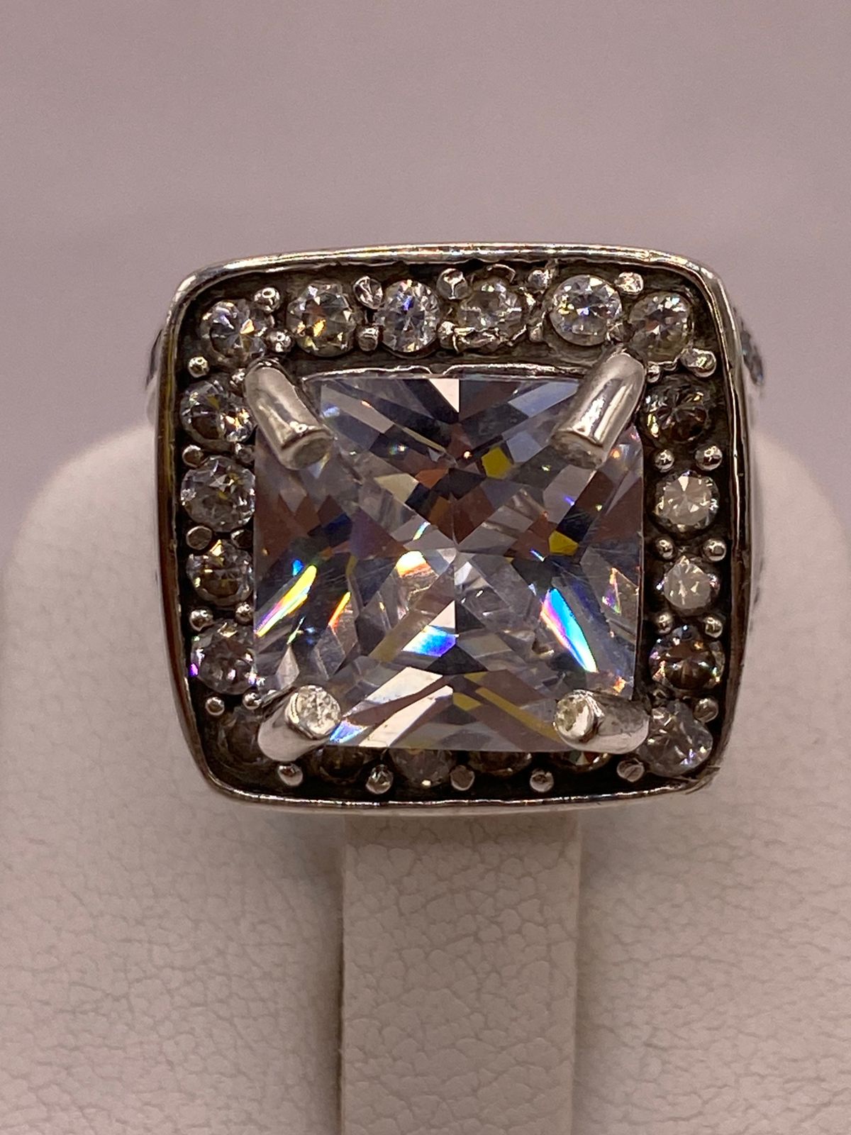 Anillo Cuadrado con Zirconia en Plata Ley 925