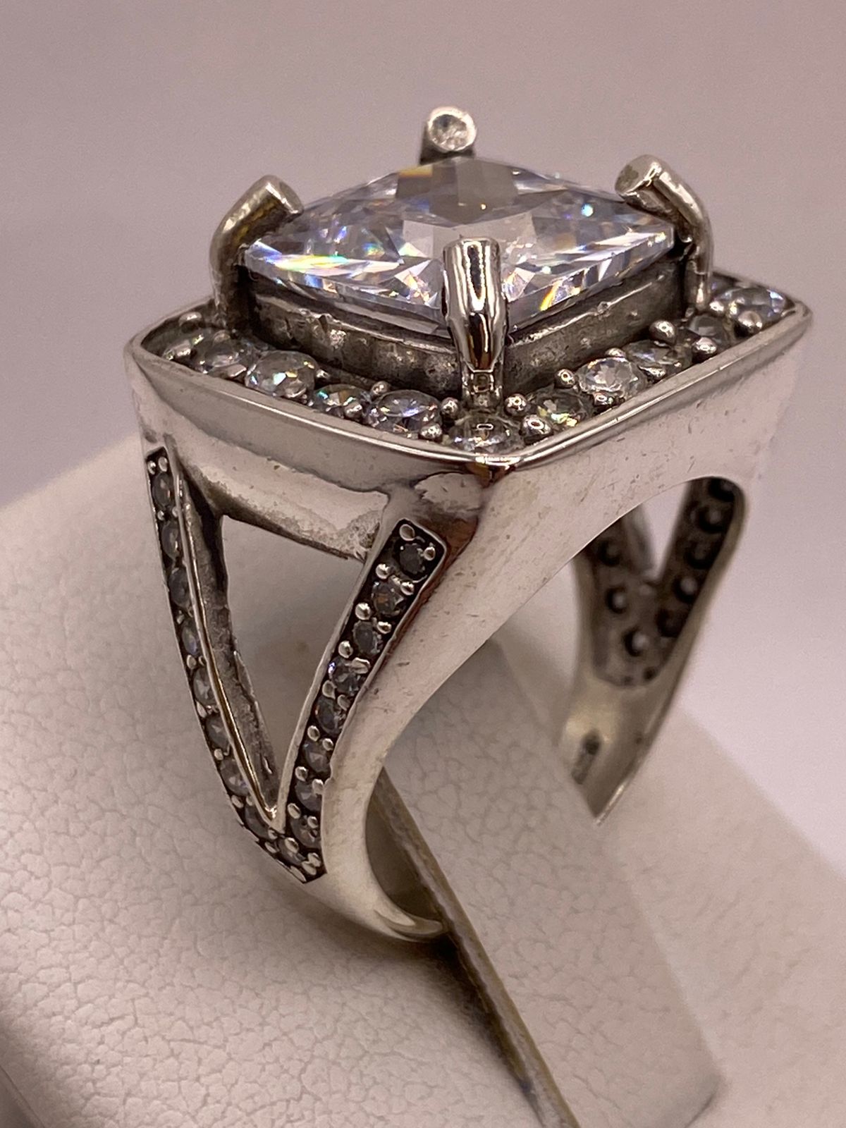 Anillo Cuadrado con Zirconia en Plata Ley 925