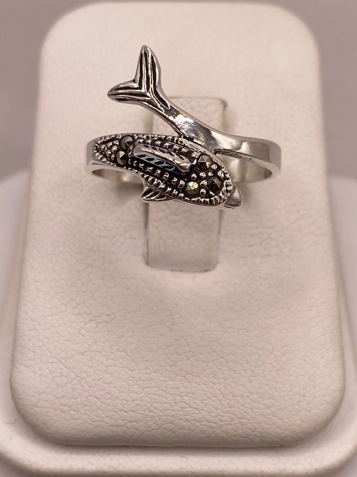🐬 ANILLO DELFÍN CON MARQUESITAS EN PLATA LEY 925