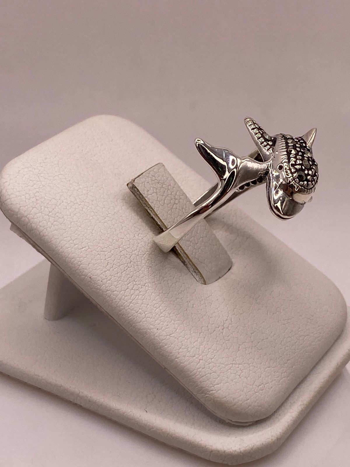 🐬 Anillo Delfín con Marquesitas en Plata Ley 925