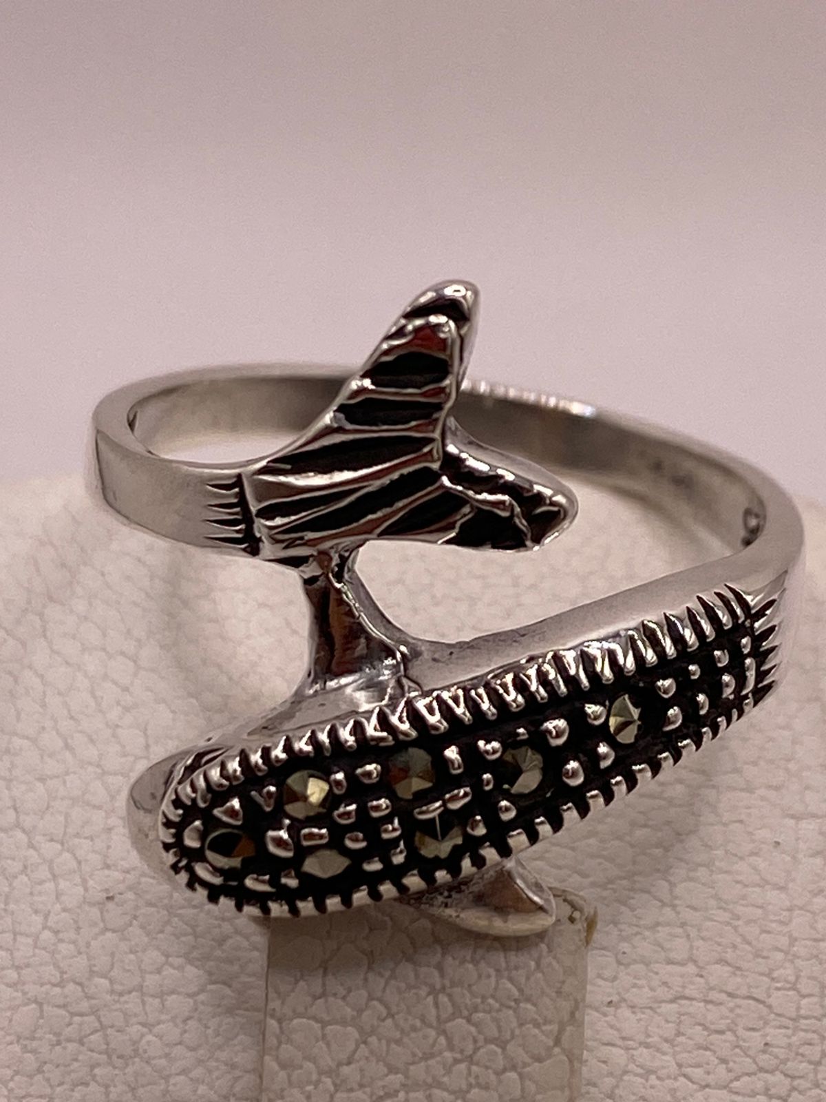 Anillo Delfín Vintage con Marquesitas en Plata Ley 925