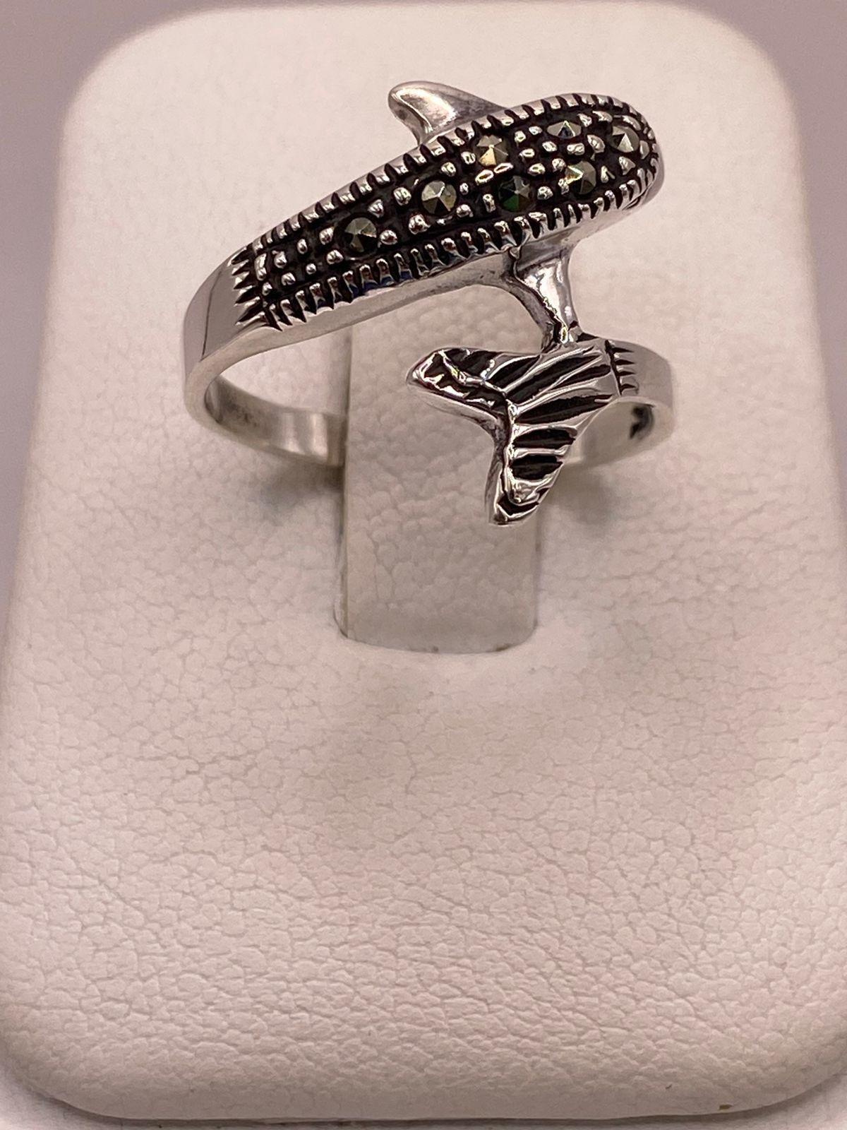 Anillo Delfín Vintage con Marquesitas en Plata Ley 925