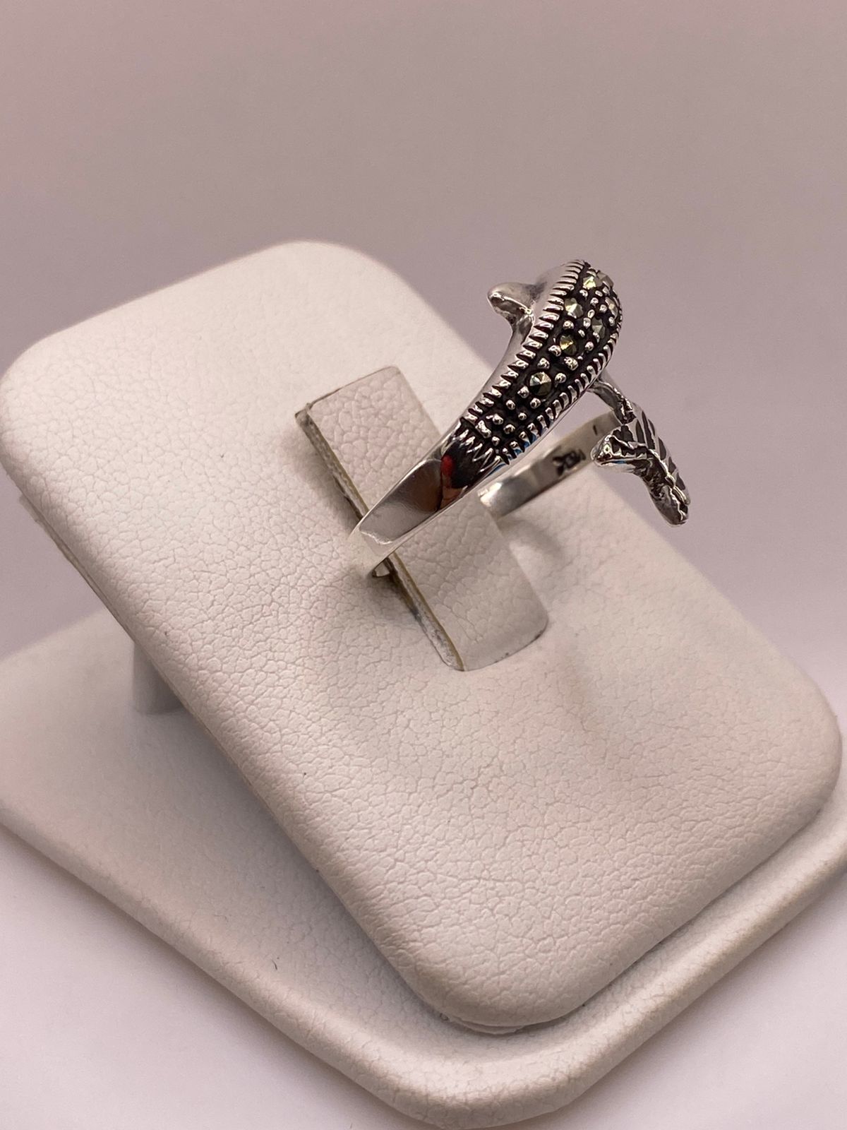 Anillo Delfín Vintage con Marquesitas en Plata Ley 925