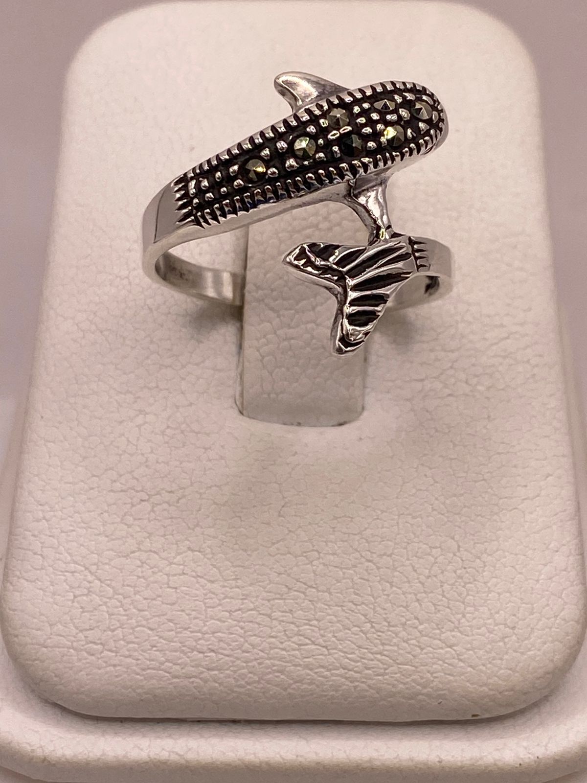 Anillo Delfín Vintage con Marquesitas en Plata Ley 925