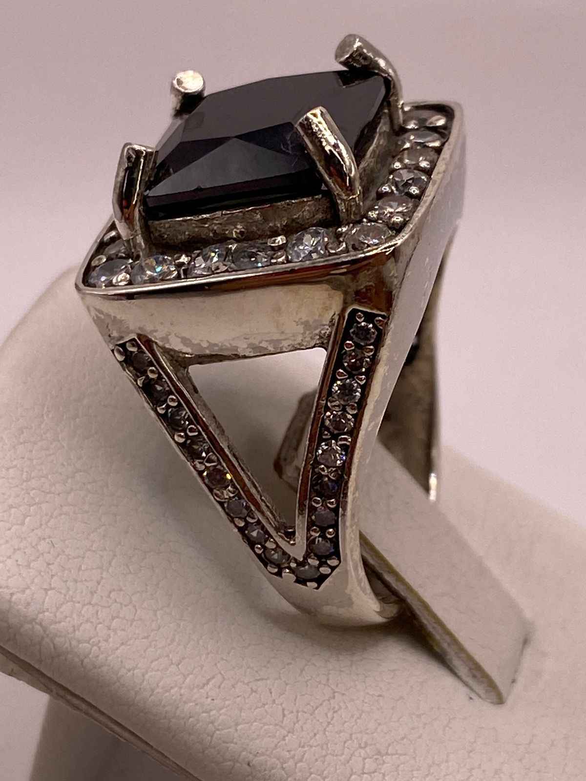 Anillo Elegante Cuadrado con Zirconia Negra Plata Ley 925