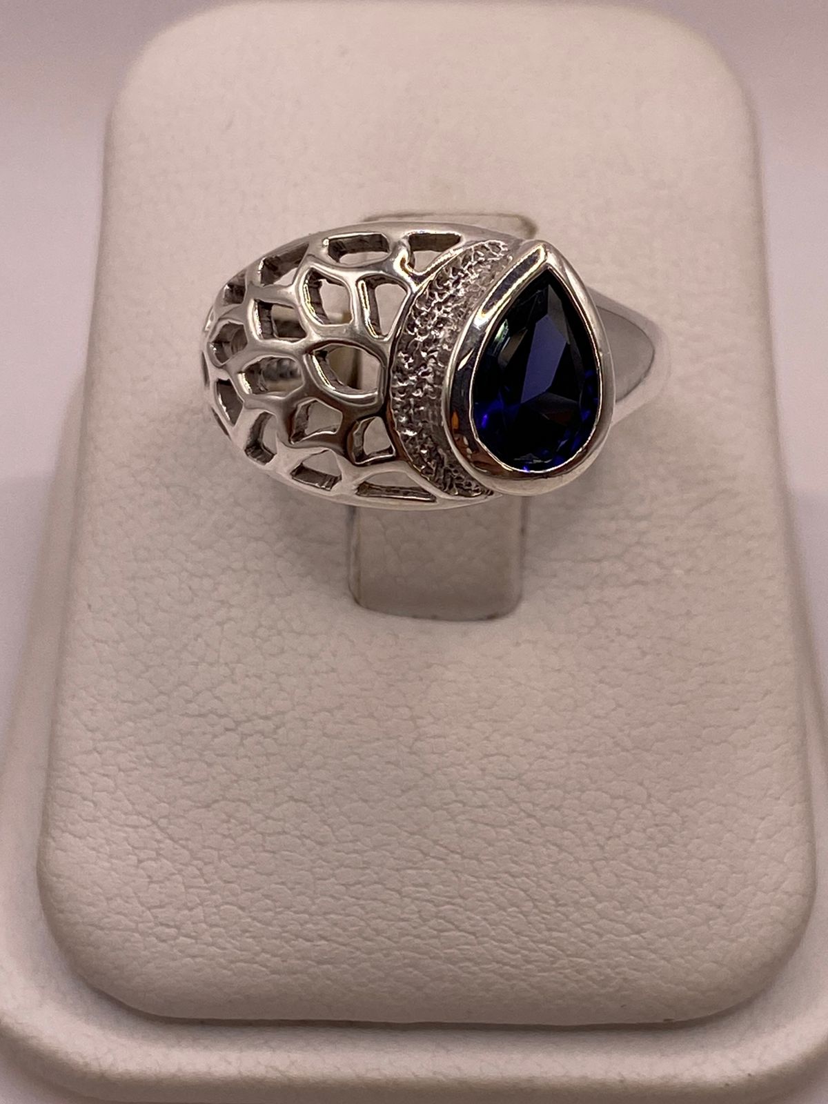 Anillo Elegante con Zirconia Azul en Plata Ley 950