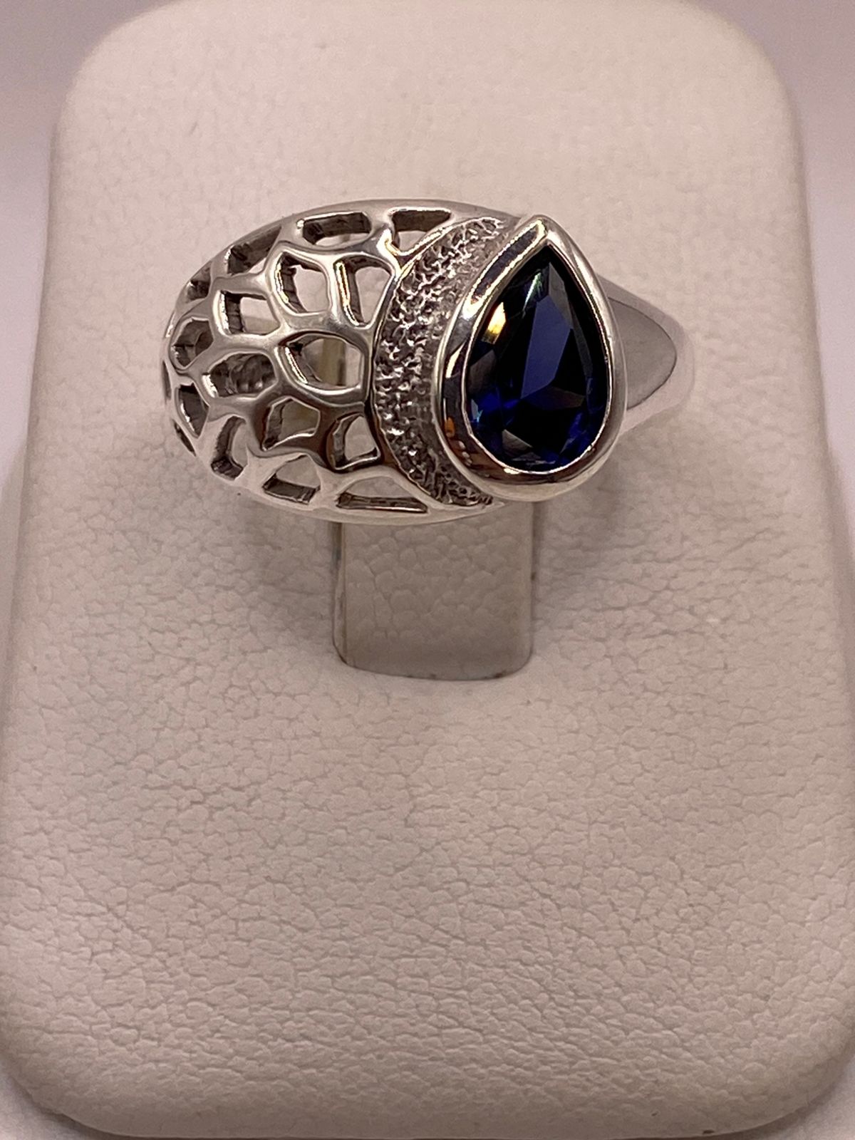 Anillo Elegante con Zirconia Azul en Plata Ley 950