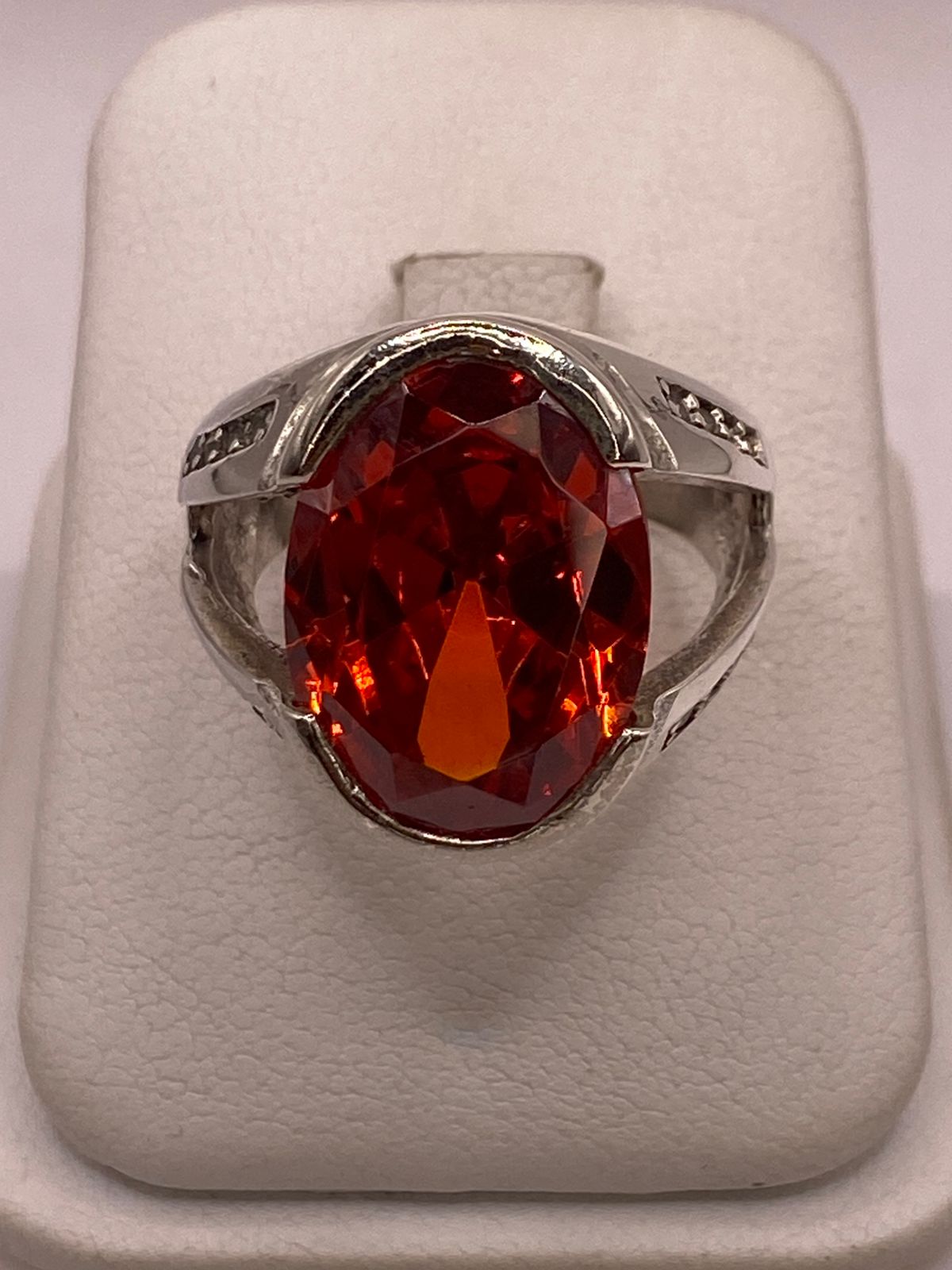 Anillo Elegante con Zirconia Naranja Intensa en Plata Ley 925