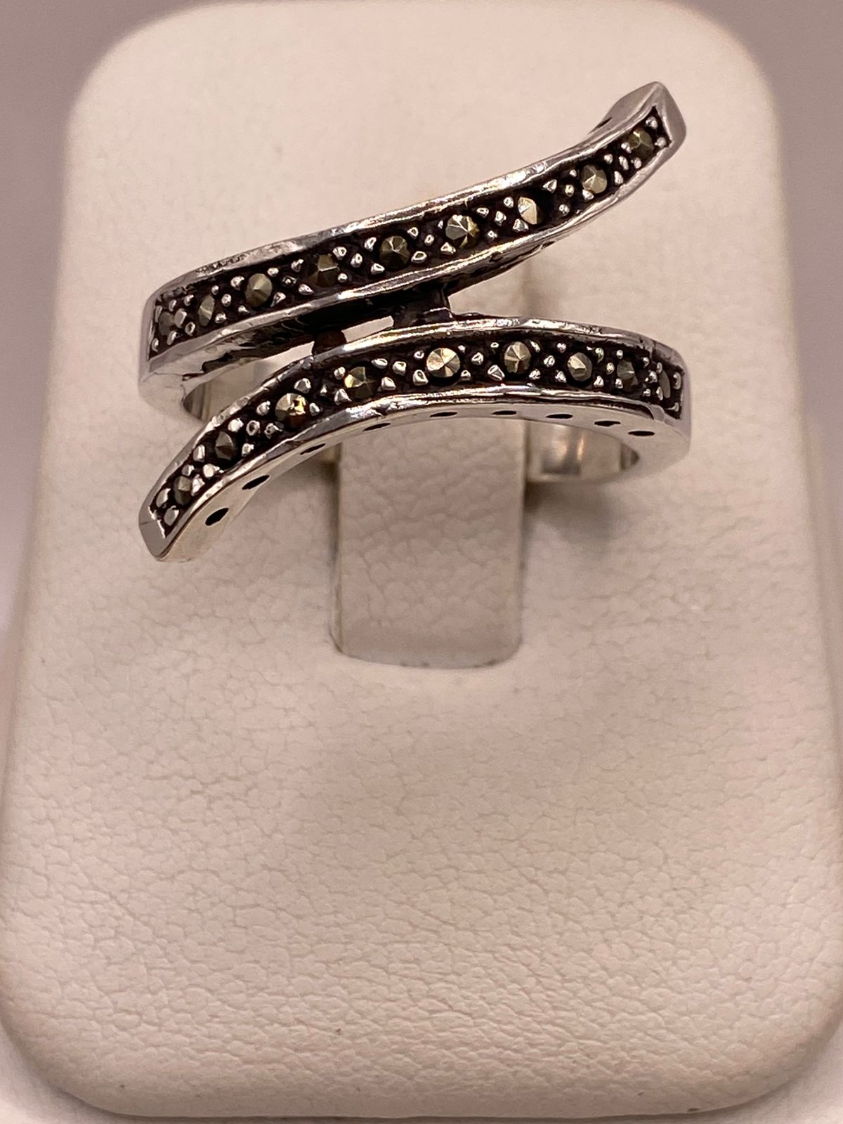 Anillo Envolvente Vintage con Marquesitas en Plata Ley 925