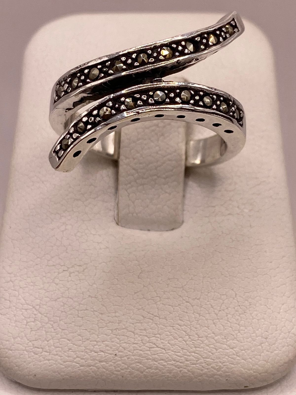Anillo Envolvente Vintage con Marquesitas en Plata Ley 925