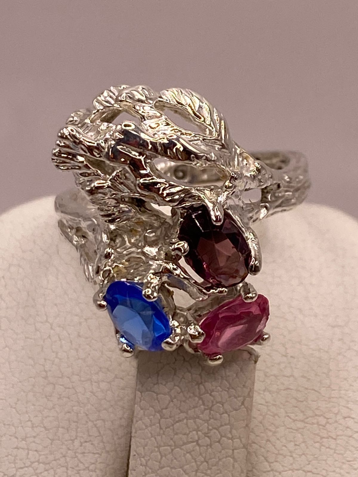 Anillo Escultural en Plata Ley 925 con Zirconias Multicolor