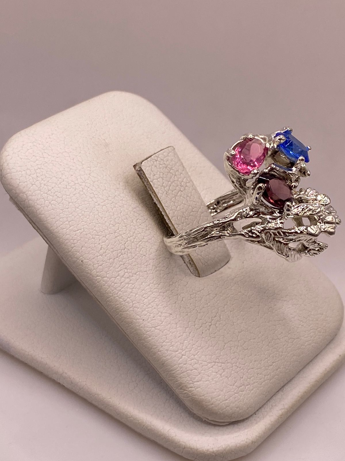 Anillo Escultural en Plata Ley 925 con Zirconias Multicolor