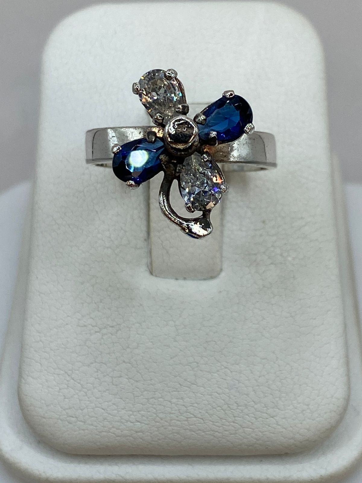Anillo con Flor Giratoria en Plata 925