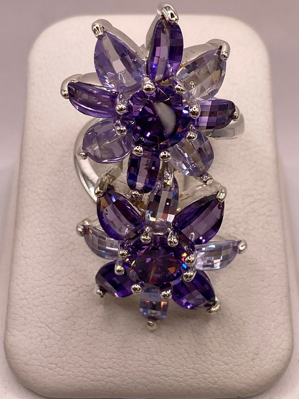 Anillo Floral Doble con Zirconias Moradas en Plata Ley 925