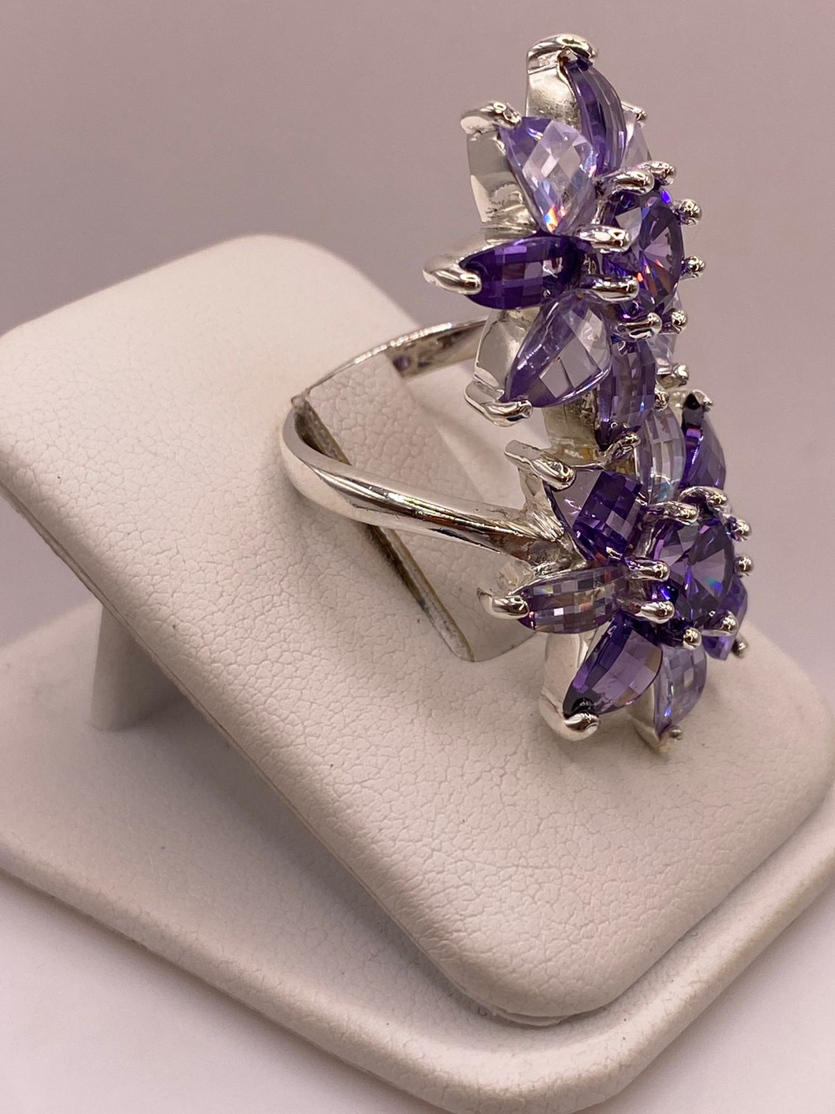 Anillo Floral Doble con Zirconias Moradas en Plata Ley 925