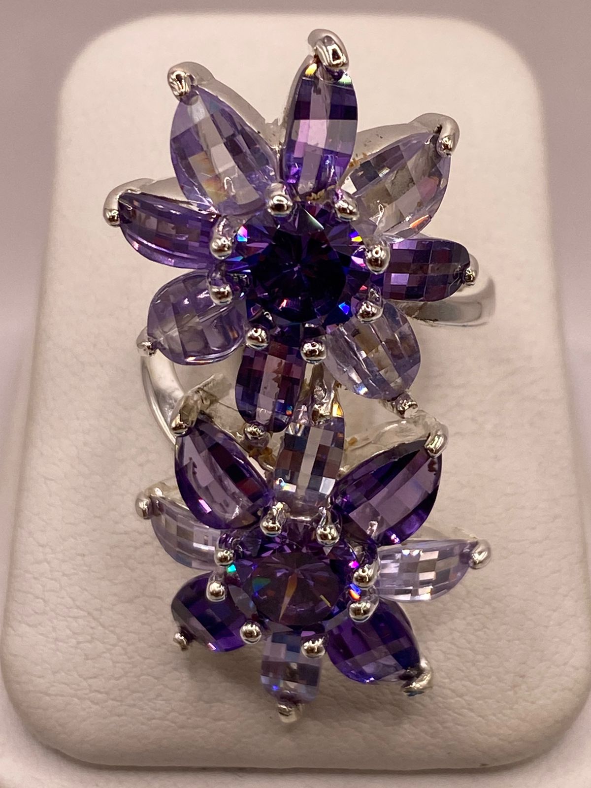 Anillo Floral Doble con Zirconias Moradas en Plata Ley 925