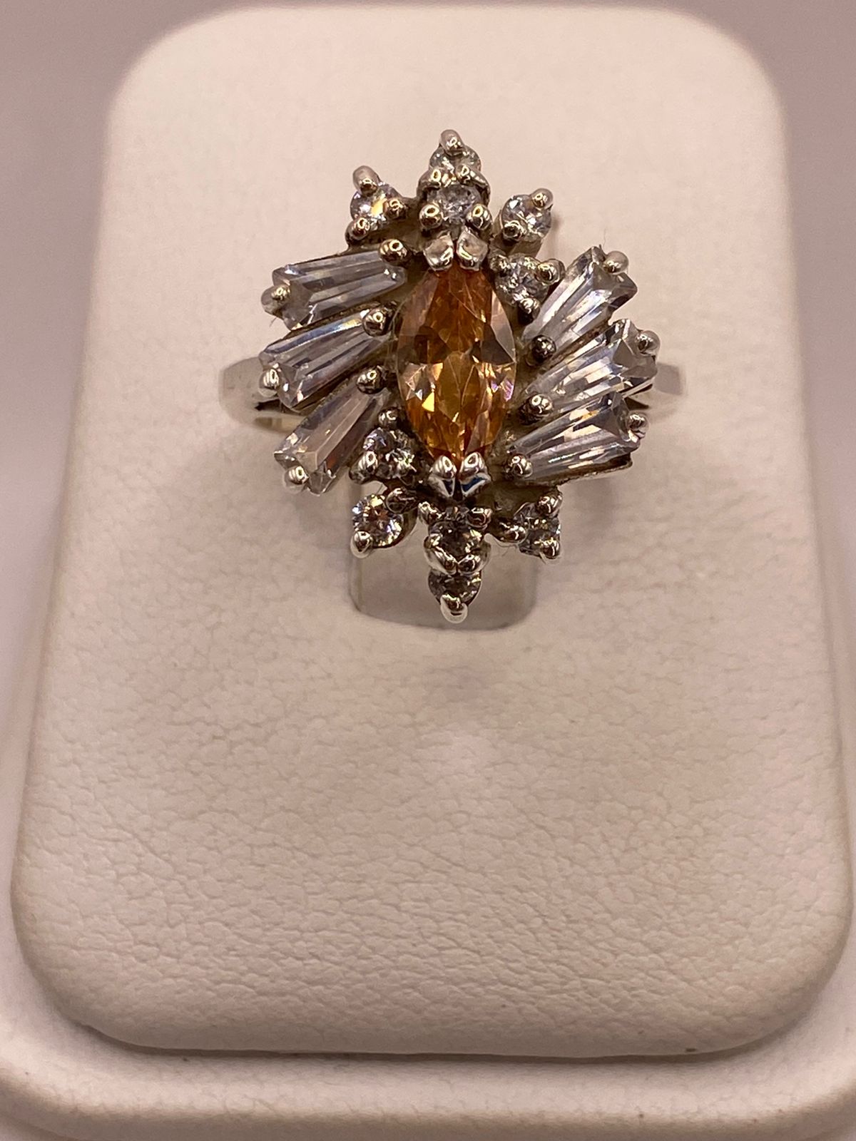 Anillo Floral de Plata 925 con Zirconia Citrino y Zirconias Blancas