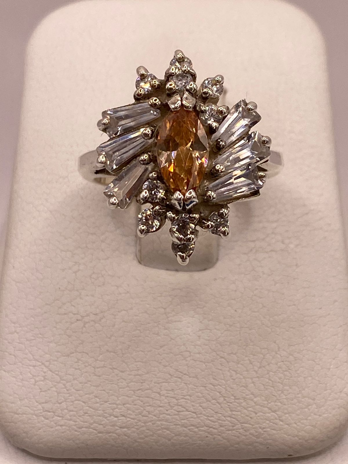 Anillo Floral de Plata 925 con Zirconia Citrino y Zirconias Blancas