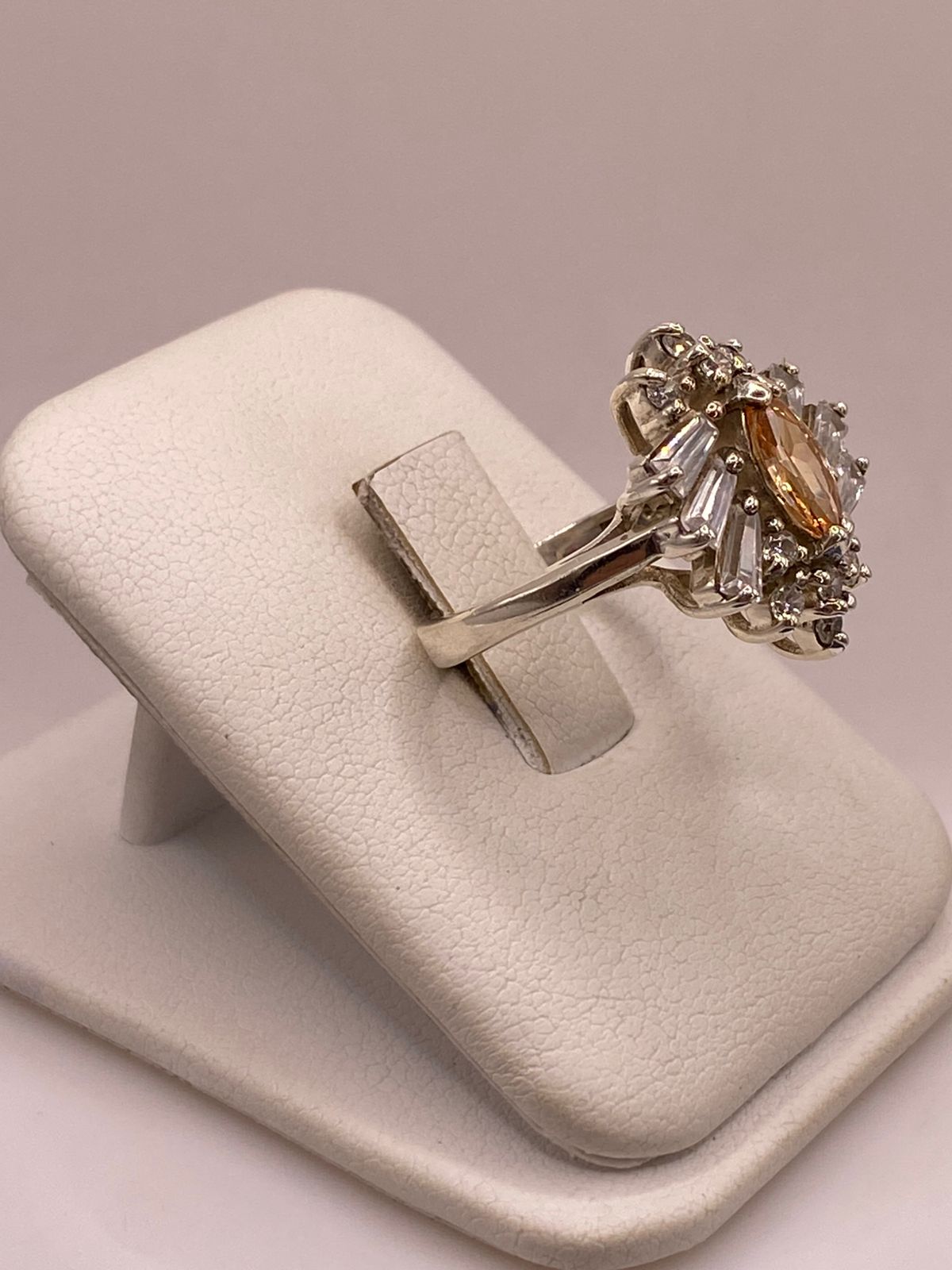Anillo Floral de Plata 925 con Zirconia Citrino y Zirconias Blancas
