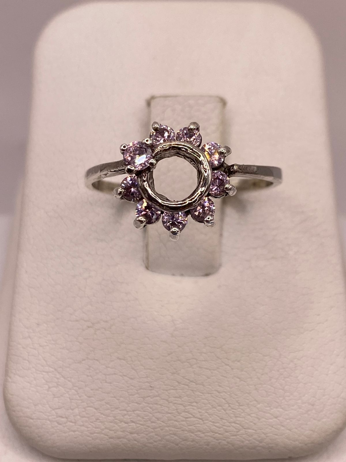 Anillo Floral con Zirconias Rosas en Plata Ley 925