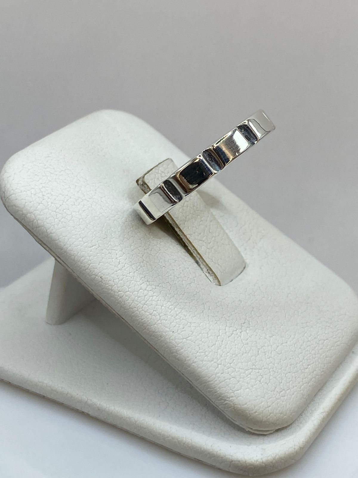 Anillo Geométrico de Plata Ley 925
