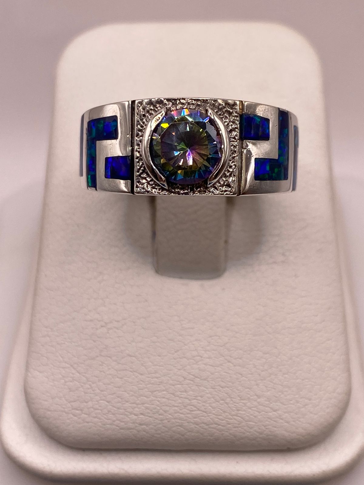 ANILLO GEOMÉTRICO DE PLATA LEY 925 CON ÓPALO DE FUEGO Y ZIRCONIA TORNASOL
