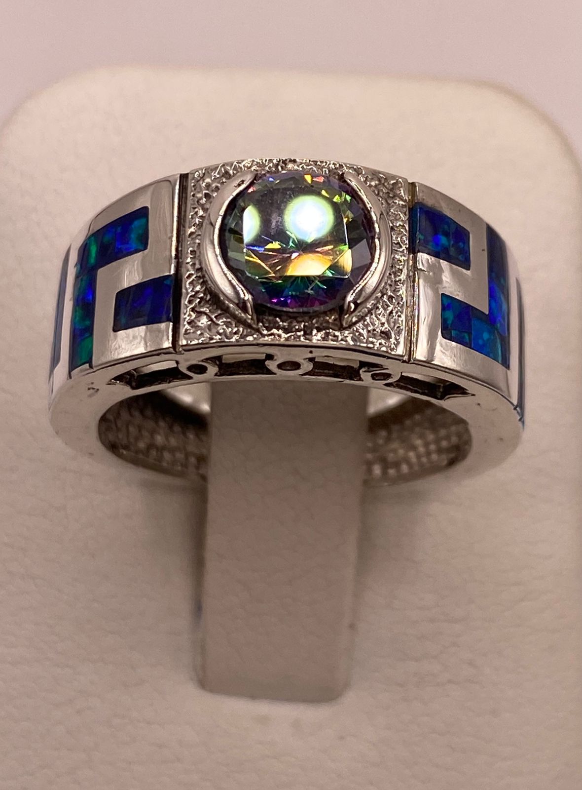 ANILLO GEOMÉTRICO DE PLATA LEY 925 CON ÓPALO DE FUEGO Y ZIRCONIA TORNASOL