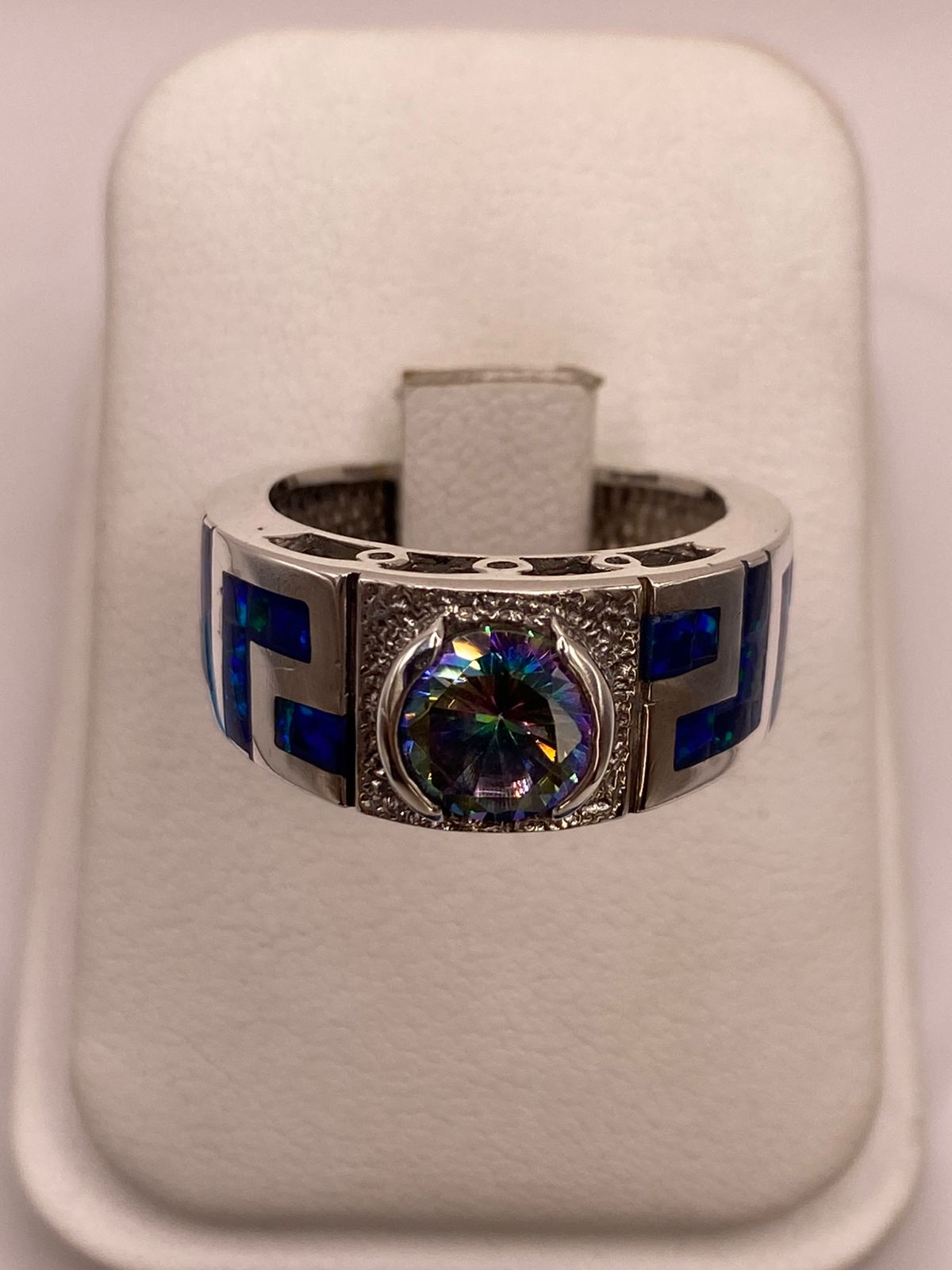 ANILLO GEOMÉTRICO DE PLATA LEY 925 CON ÓPALO DE FUEGO Y ZIRCONIA TORNASOL