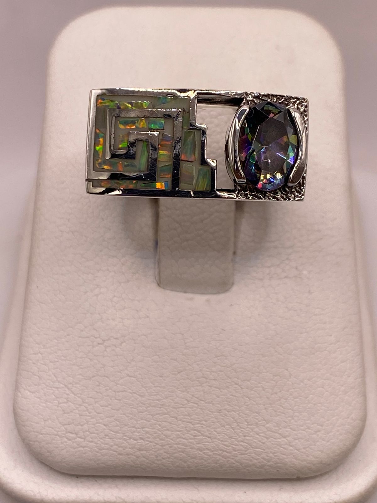 ANILLO GEOMÉTRICO DE PLATA LEY 925 CON ÓPALO DE FUEGO Y ZIRCONIA TORNASOL