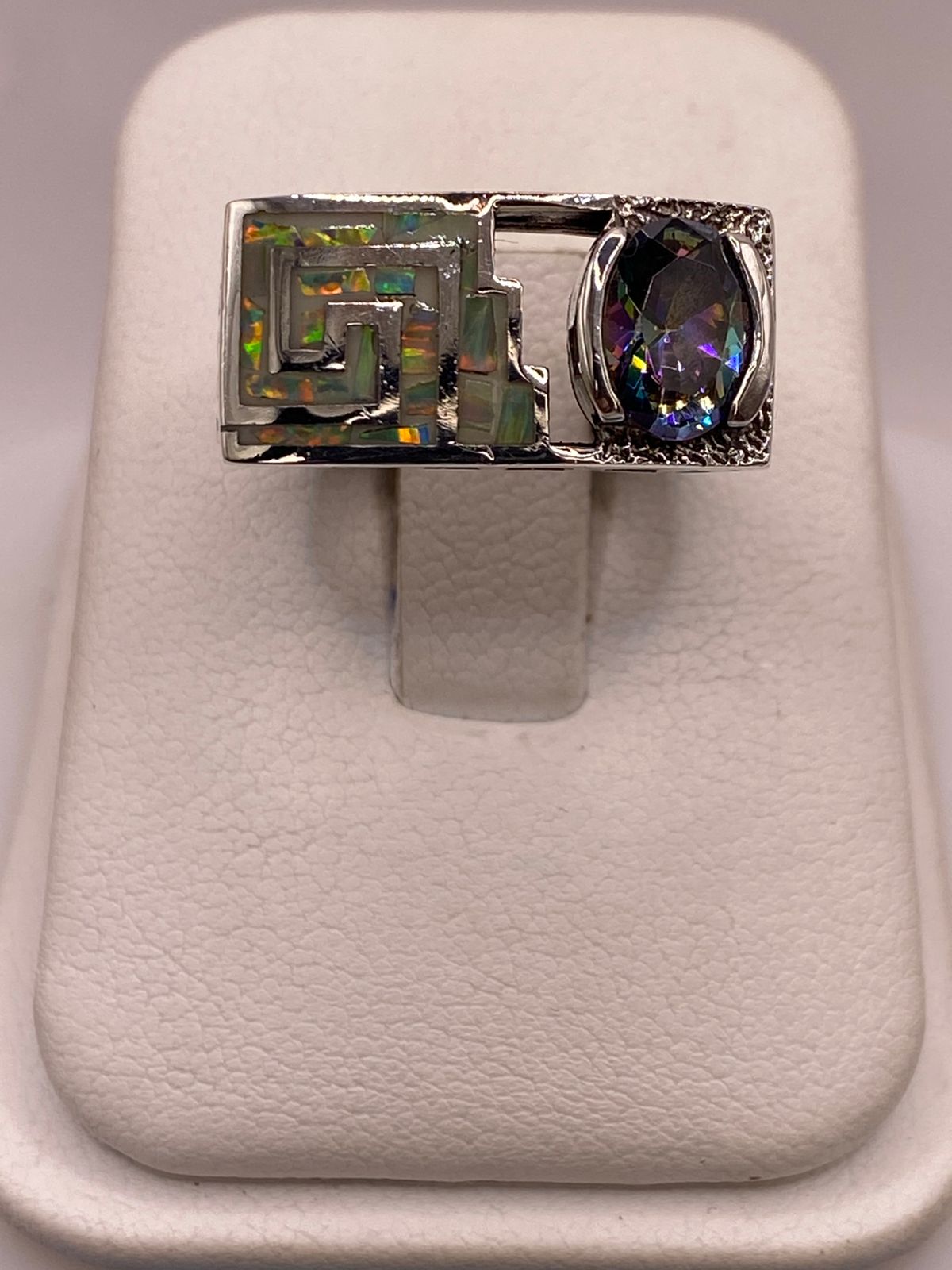 ANILLO GEOMÉTRICO DE PLATA LEY 925 CON ÓPALO DE FUEGO Y ZIRCONIA TORNASOL
