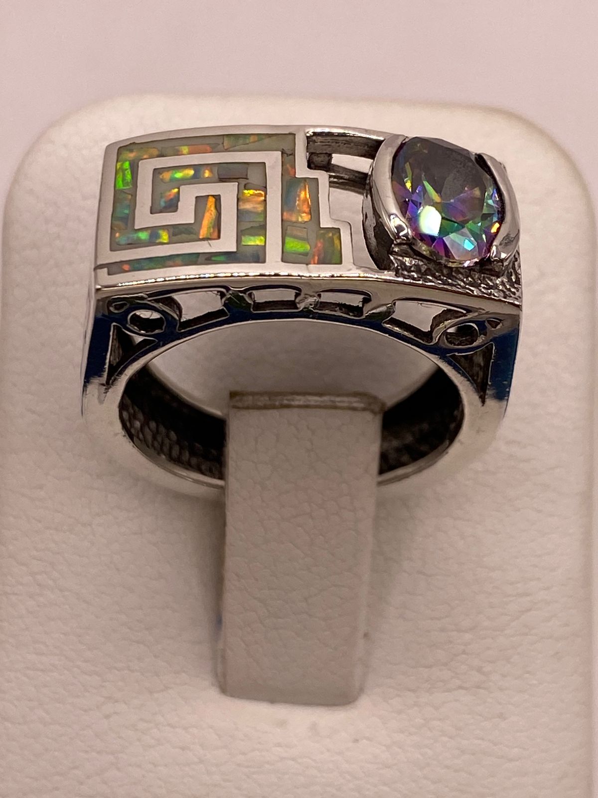 ANILLO GEOMÉTRICO DE PLATA LEY 925 CON ÓPALO DE FUEGO Y ZIRCONIA TORNASOL