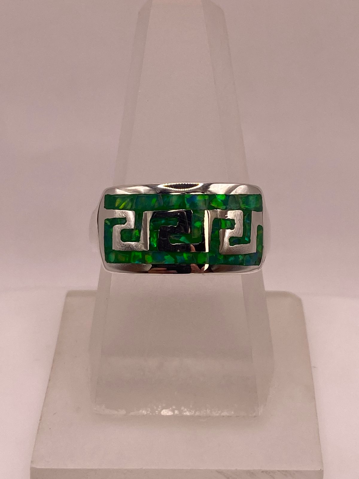 ANILLO GEOMÉTRICO DE PLATA LEY 950 CON ÓPALO VERDE Y AZUL