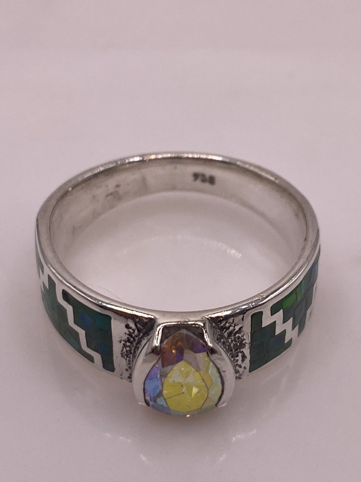 ANILLO GRECA ESCALONADA ÓPALO VERDE & ZIRCONIA CRISTAL ARCOÍRIS  PLATA 950