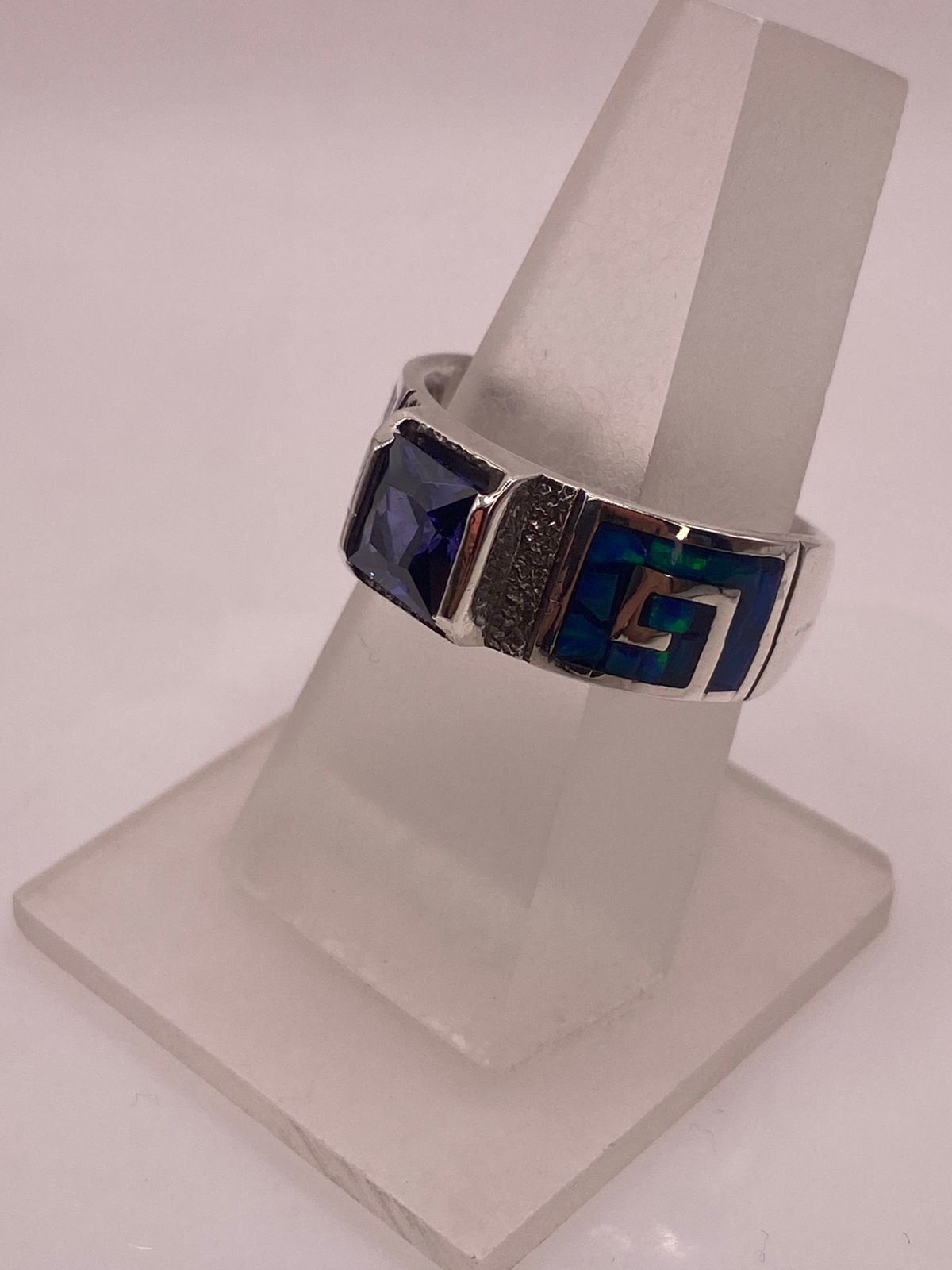 ANILLO GRECA ÓPALO DE FUEGO AZUL-VERDE & ZIRCONIA TANZANITA PLATA 950