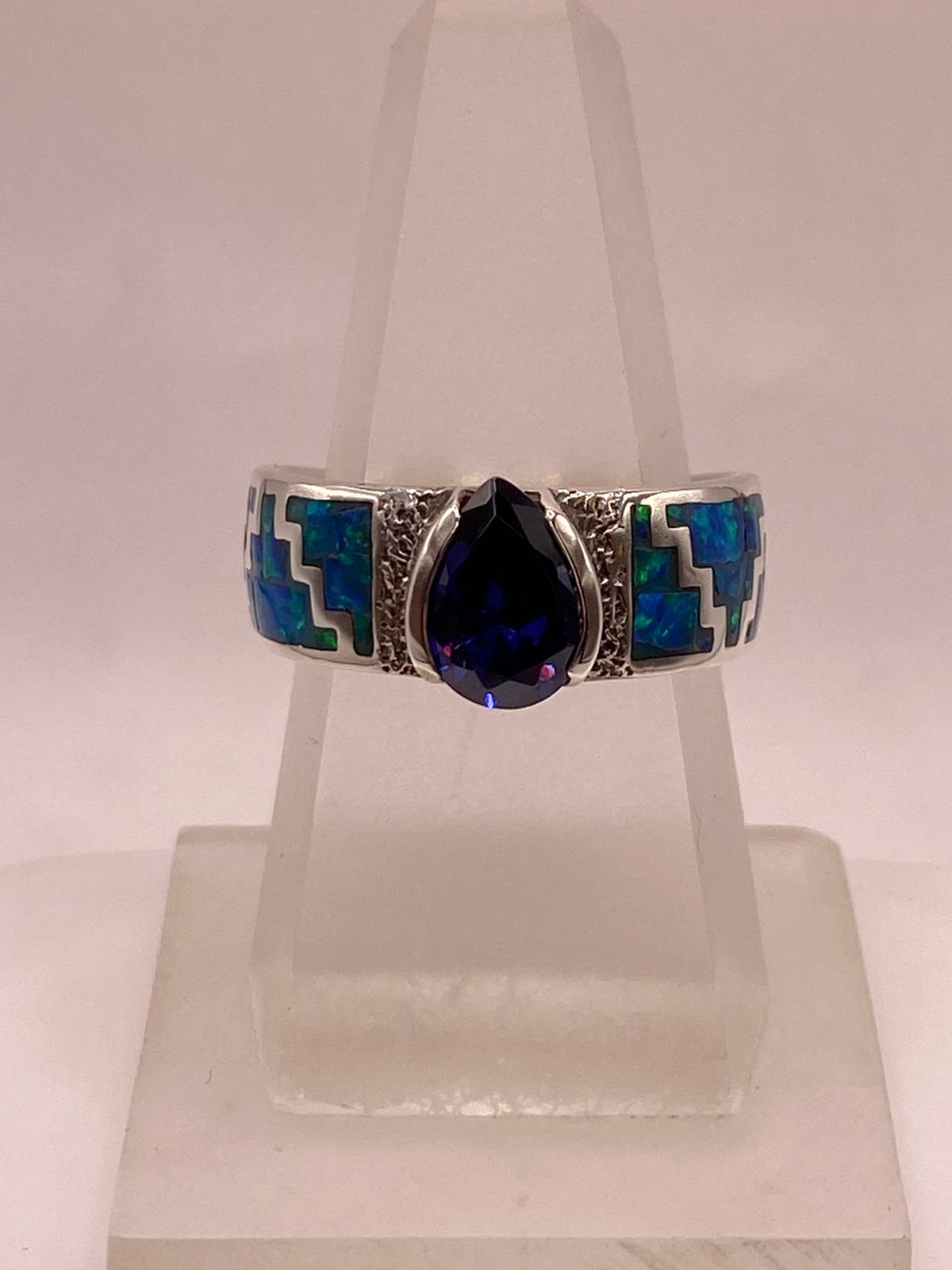 ANILLO GRECA CON ÓPALO DE FUEGO Y ZIRCONIA EN PLATA LEY .950