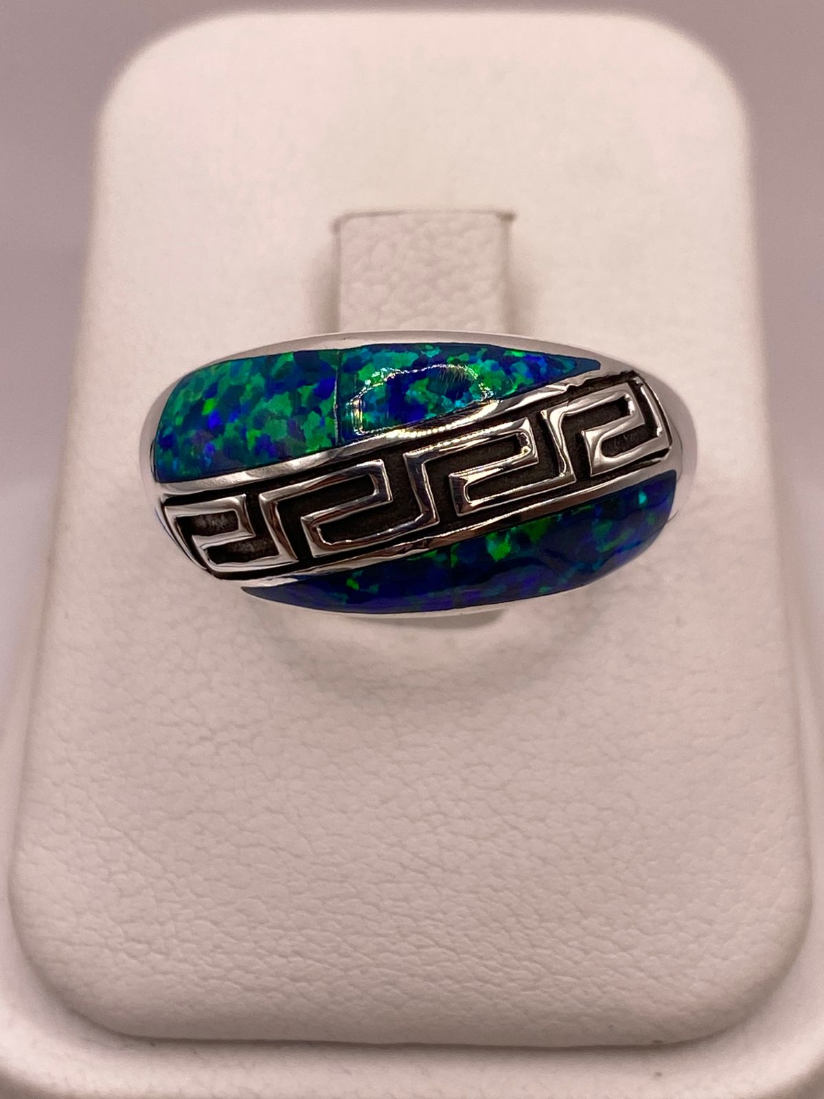 ANILLO GRECA DE PLATA LEY 950 CON ÓPALO DE FUEGO AZUL MARINO