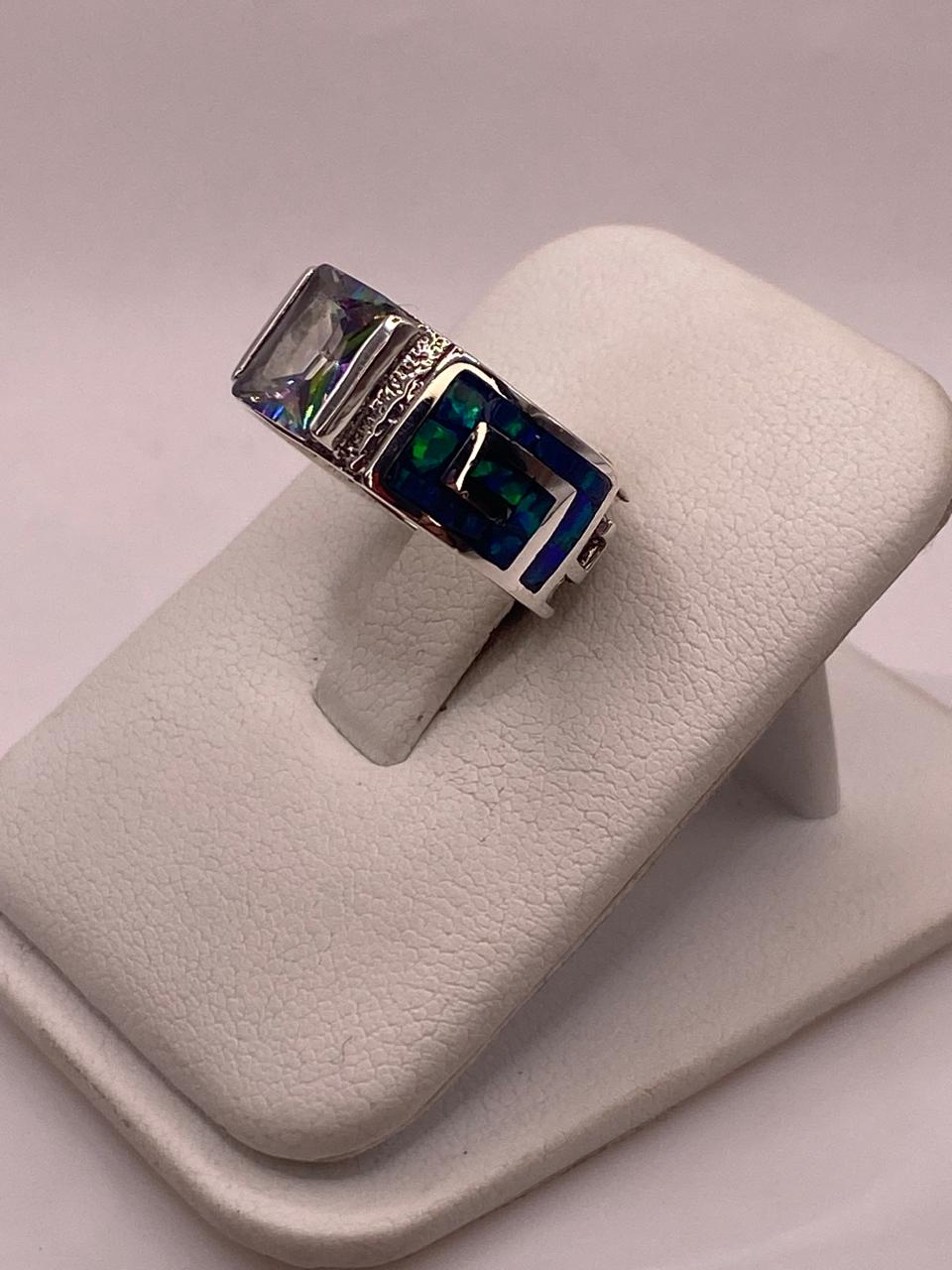 ANILLO GRECA EN PLATA LEY .950 CON ÓPALO DE FUEGO Y ZIRCONIA, vista frontal