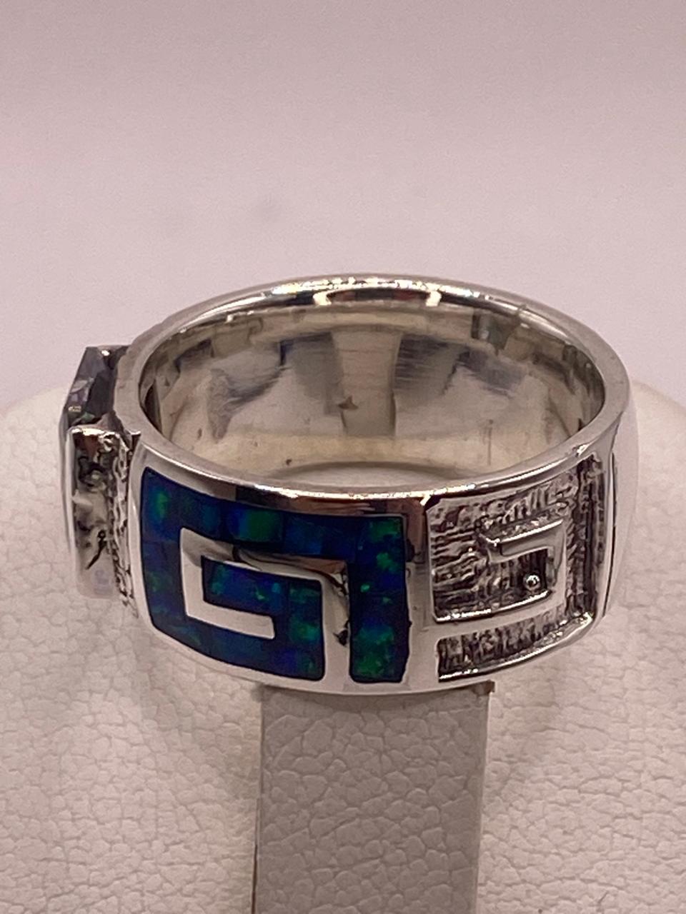 ANILLO GRECA EN PLATA LEY .950 CON ÓPALO DE FUEGO Y ZIRCONIA, vista de detalle